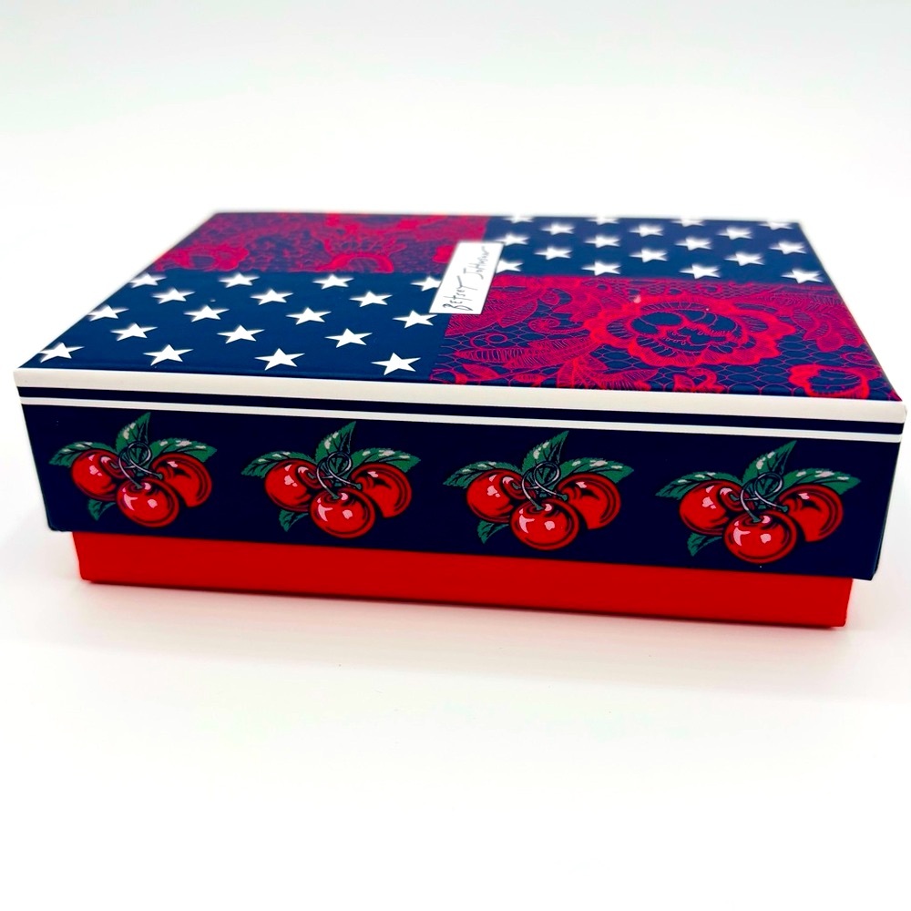 LAST ONE! Betsey Johnson Americana Bow Earrings - Picture 9 of 11